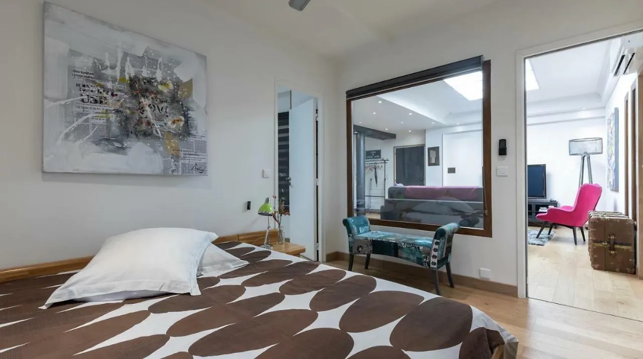 Apartment 3-bedroom Quai Des Grands Augustins Paris
